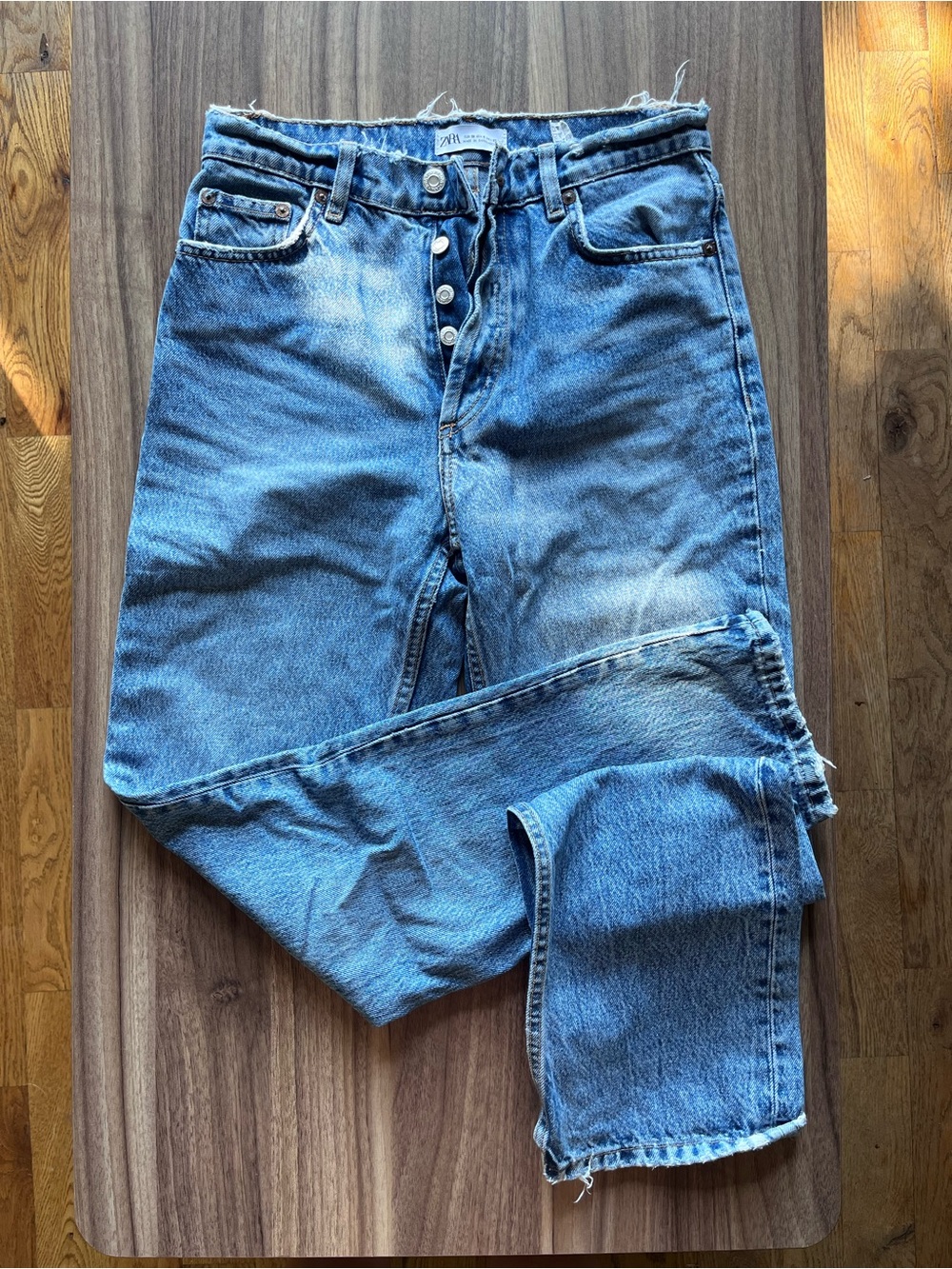 Zara Women's medium wash Relaxed Button-Fly Jeans